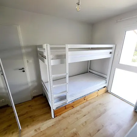 2 Pieces Face Avec Balcon, Parking Et Wifi - - Fr-1-92-941 *