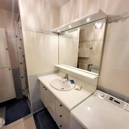 2 Pieces Face Avec Balcon, Parking Et Wifi - - Fr-1-92-941 * Les Sables-dʼOlonne