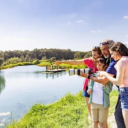 2 Pieces Face Avec Balcon, Parking Et Wifi - - Fr-1-92-941 *