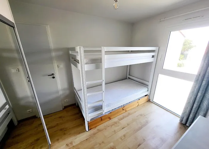 2 Pieces Face Avec Balcon, Parking Et Wifi - - Fr-1-92-941 *