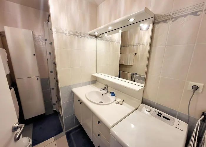 2 Pieces Face Avec Balcon, Parking Et Wifi - - Fr-1-92-941 * Les Sables-dʼOlonne